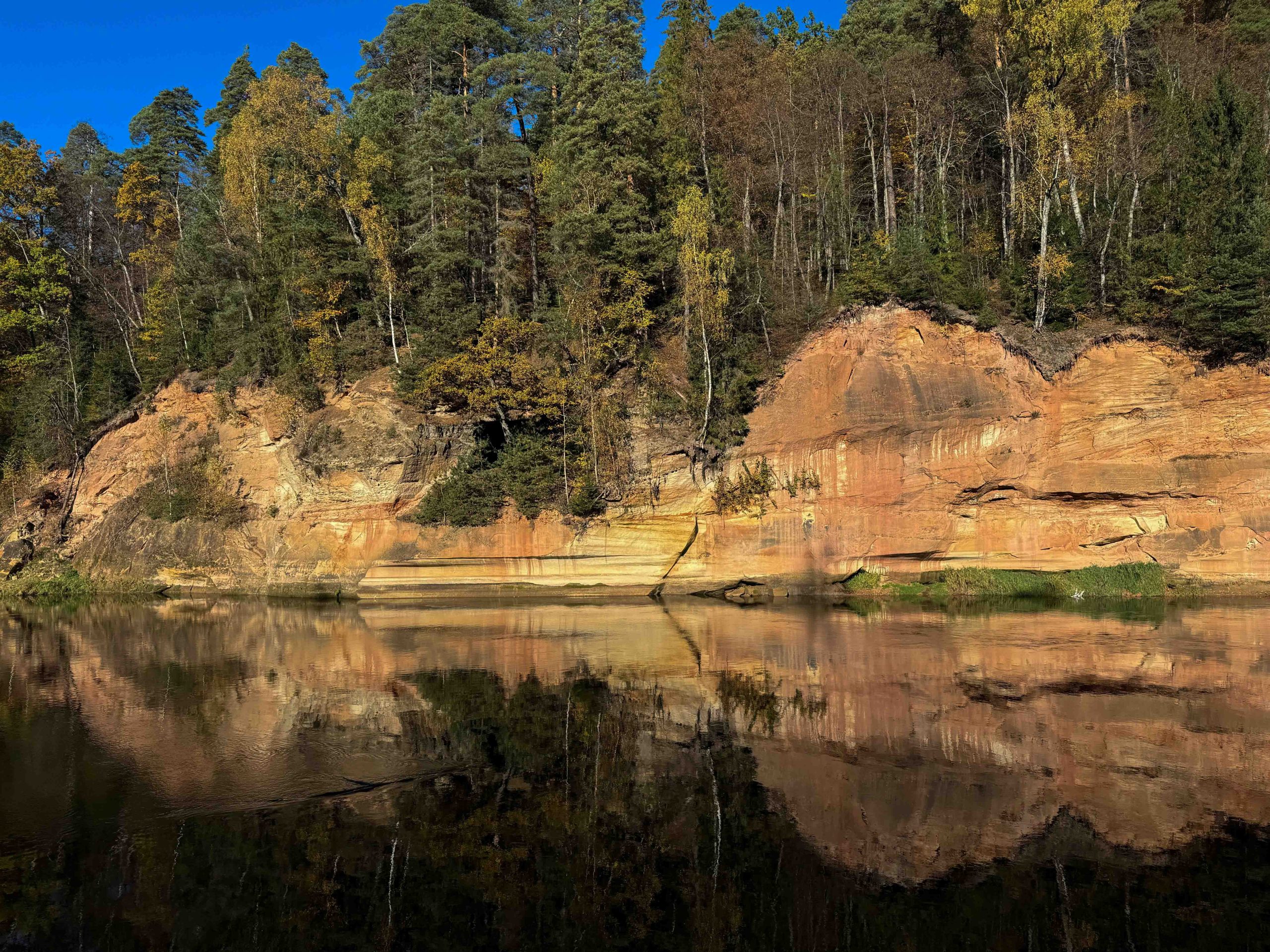 Velnala un Velna klintis