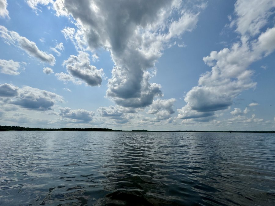 Mak&scaron;ķerē&scaron;ana uz Kaņiera ezera